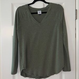 Cabi long sleeve v-neck with tie back - green heather Size Small